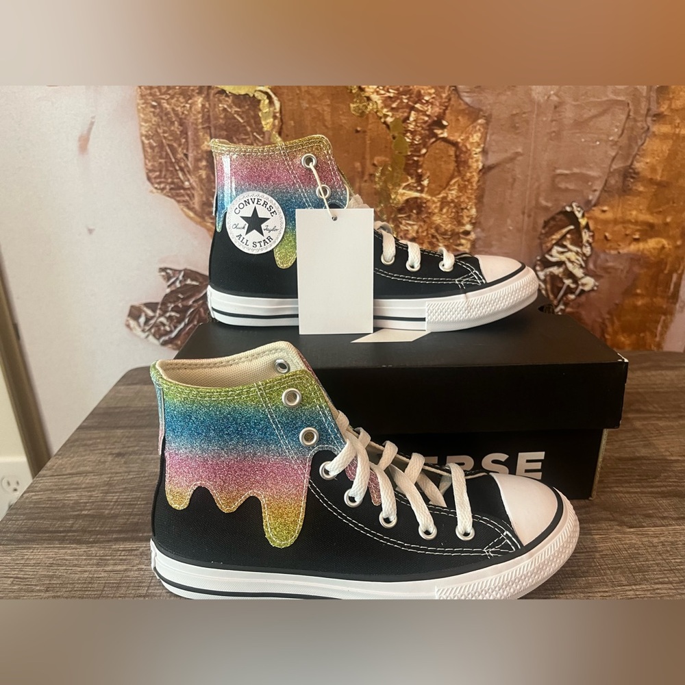 Chuck Taylor All Star Glitter Drip
‼️SIZE 2‼️